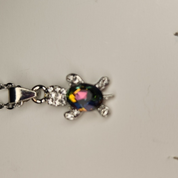 🍒 3 PC Turtle Necklace & Earrings Set - Picture 2 of 3